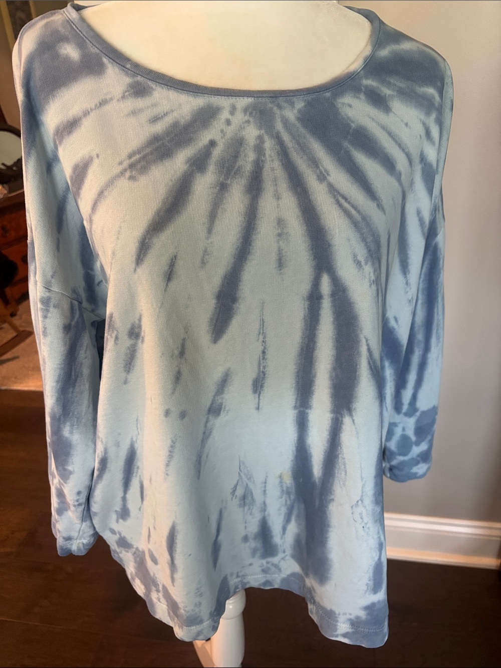 Tie-Dye Scoop Neck Long Sleeve Top - Light Blue